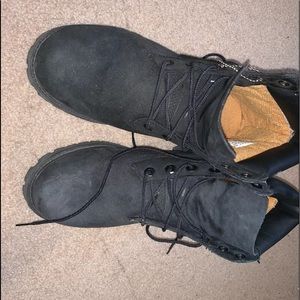 Black timberlands / worn once unisex